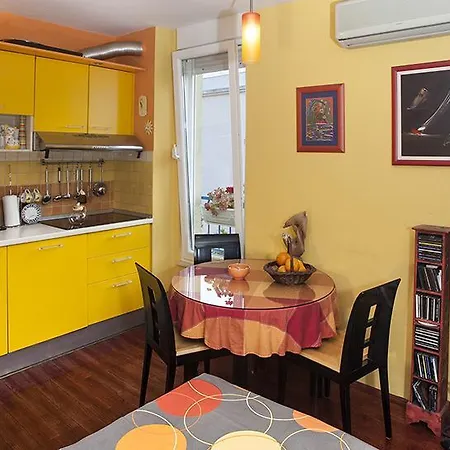 Sunny Yellow - With Balcony And Parking Place, * Split