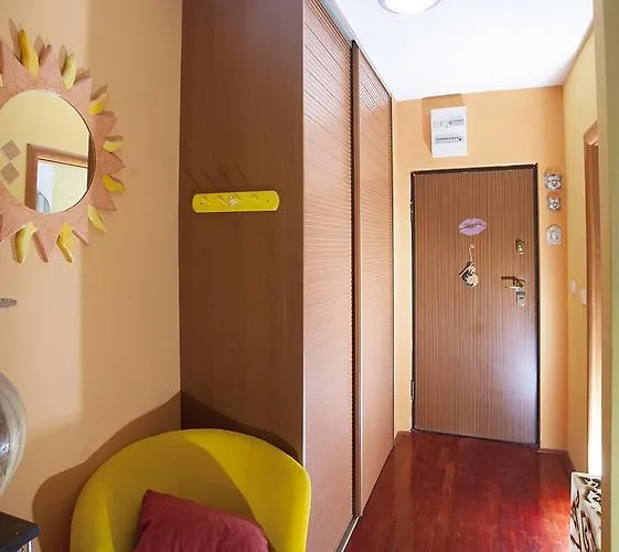 Apartamento Sunny Yellow - With Balcony And Parking Place,