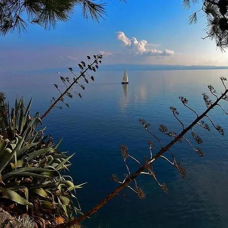 Sunny Yellow - With Balcony And Parking Place, * Сплит