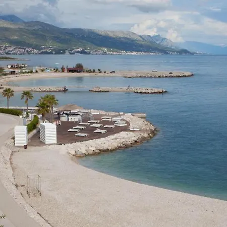 Sunny Yellow - With Balcony And Parking Place, Апартаменты Сплит