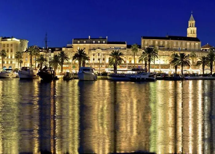 Apartment Sunny Yellow Split