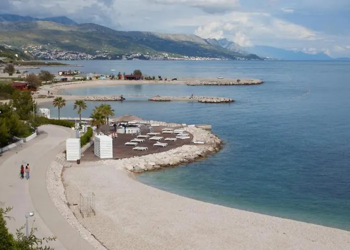 Sunny Yellow Apartment Split