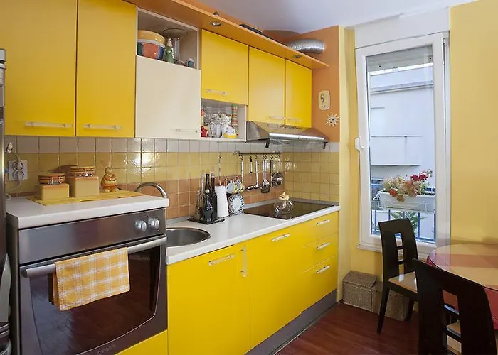 Sunny Yellow Apartment Split