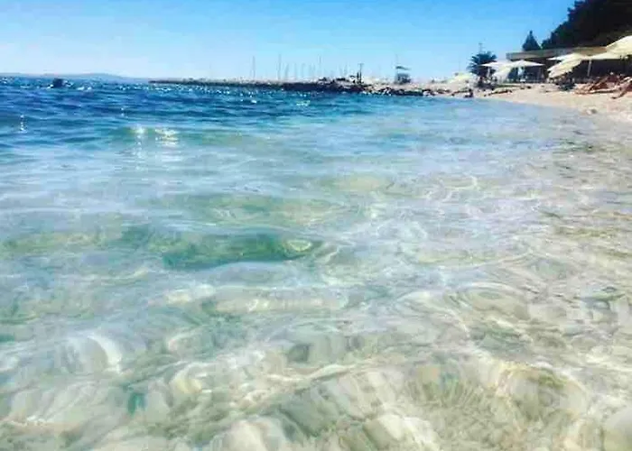 Sunny Yellow Apartment Split